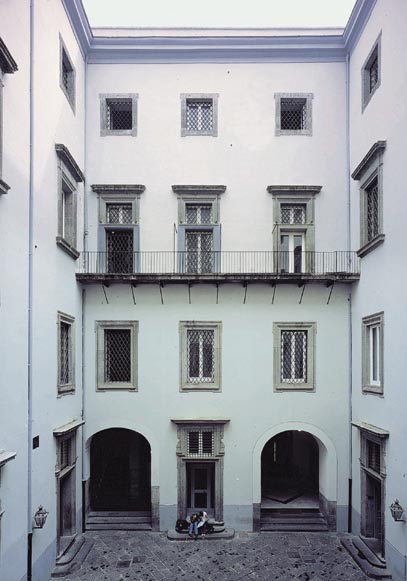 Il cortile di Palazzo de Laurentiis