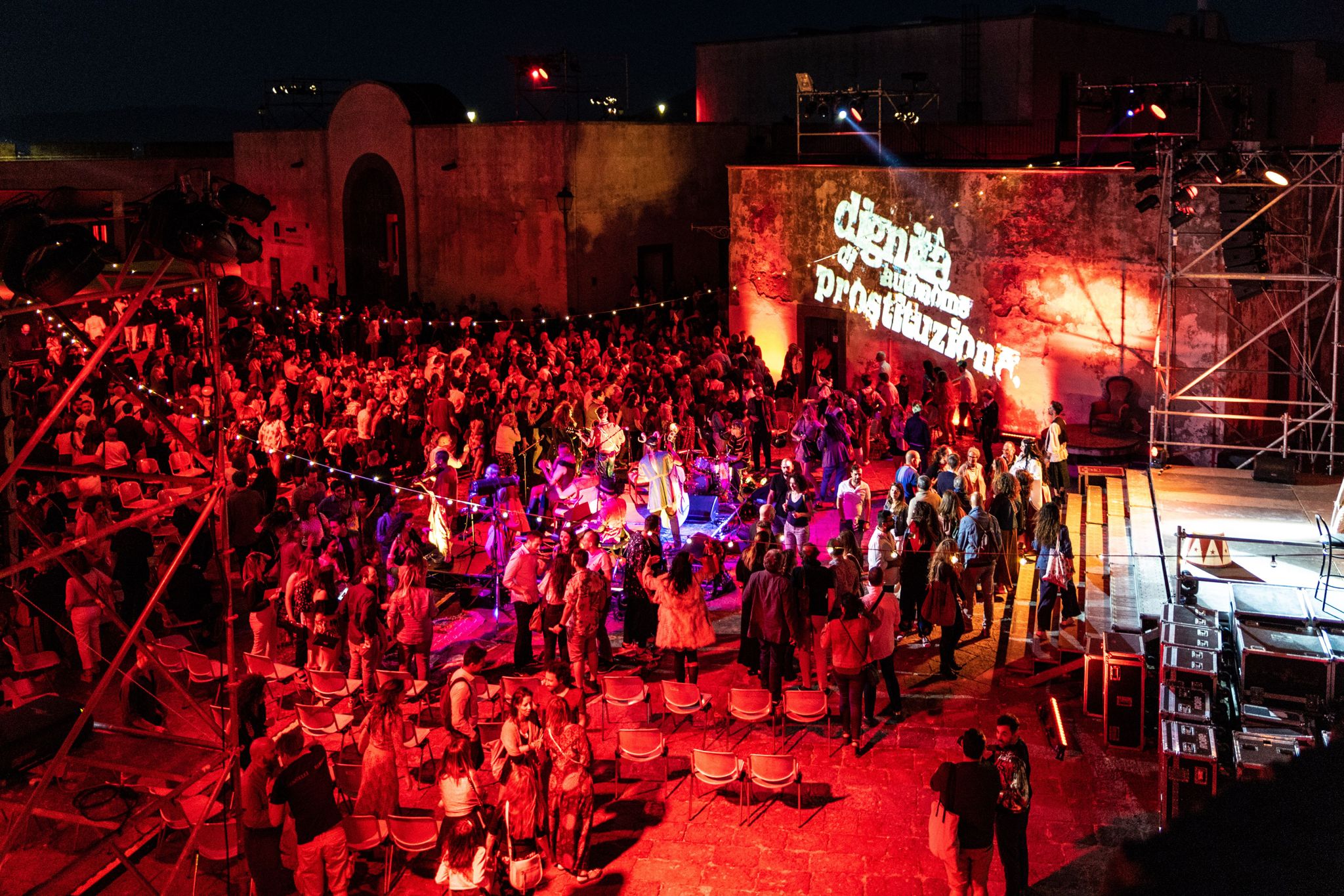 Immagine relativa al contenuto ‘Dignità Autonome di Prostituzione' in scena a Castel Sant'Elmo