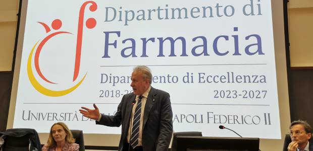 Immagine relativa al contenuto Inaugurata al Dipartimento di Farmacia, l'Aula Magna Ludovico Sorrentino