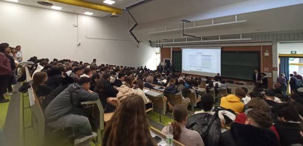 Immagine relativa al contenuto Plastica, Biologia e Ambiente: il C.I.R.AM. al fianco delle nuove generazioni