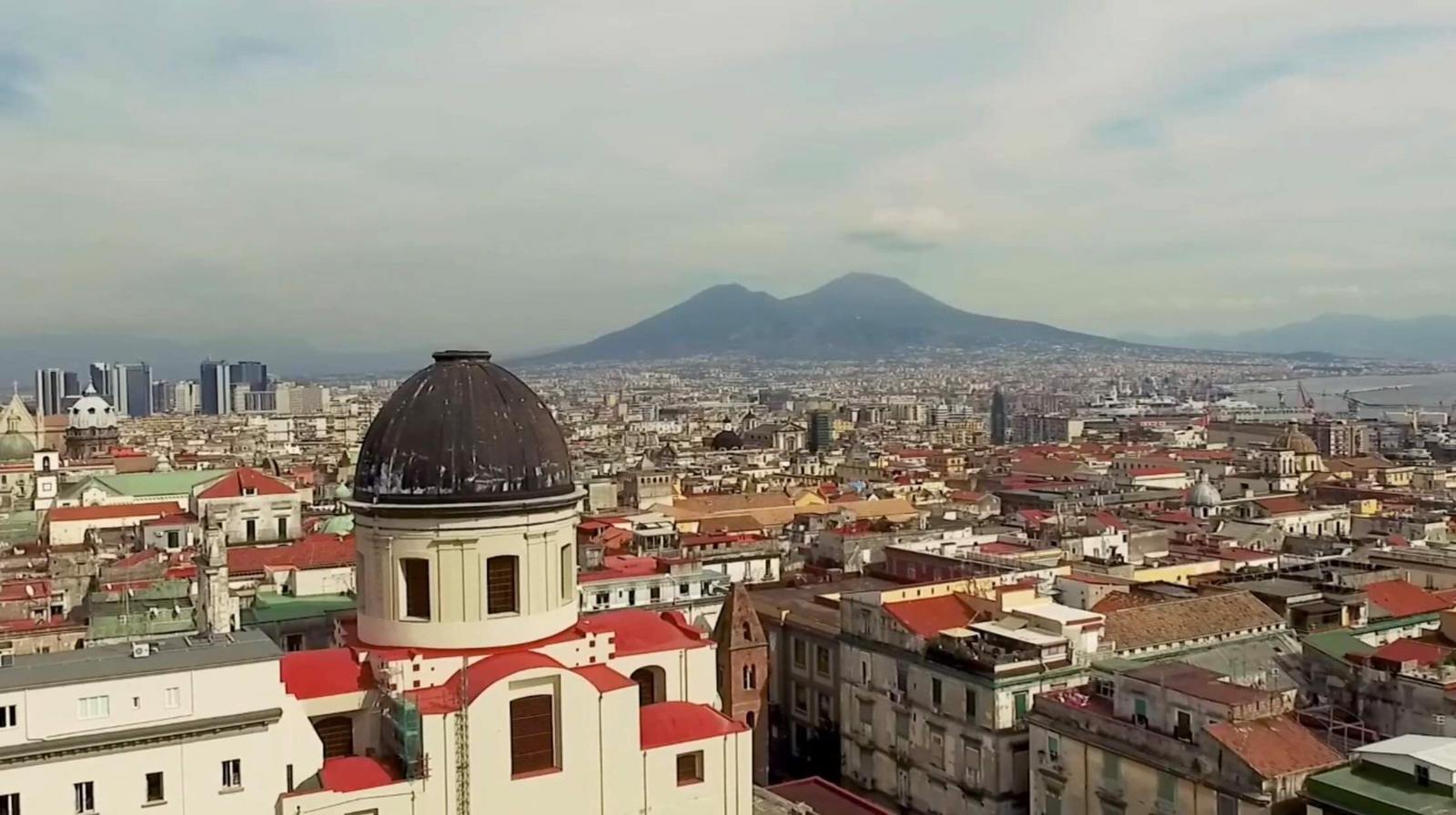 Immagine relativa al contenuto Si presenta ‘Napoli, nessuna e centomila'