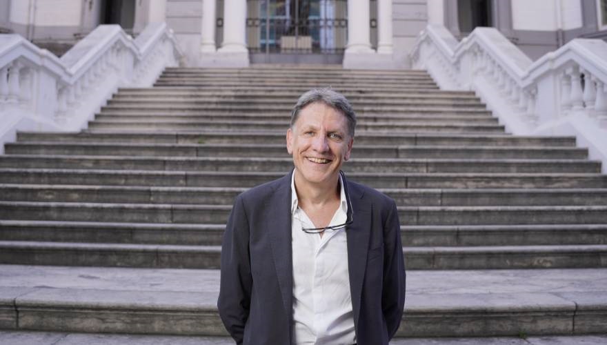 andrea mazzucchi sullo scalone della minerva