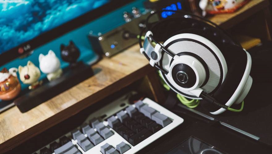 cuffie e computer