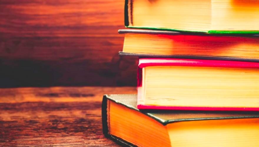 pila di libri