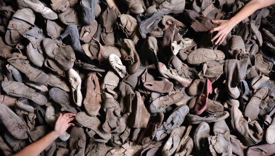 scarpe vecchie opera di Luciano Romano