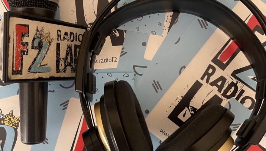 Logo della web radio della Federico II