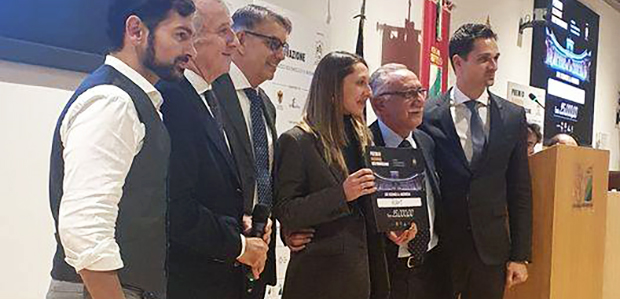 La consegna del premio 