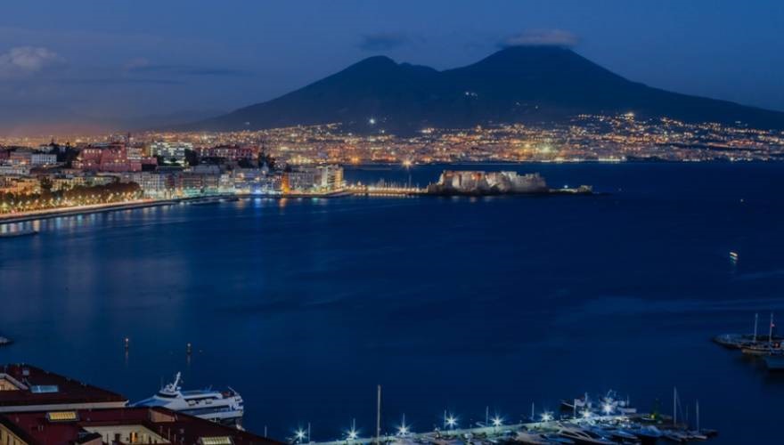 vesuvio di notte